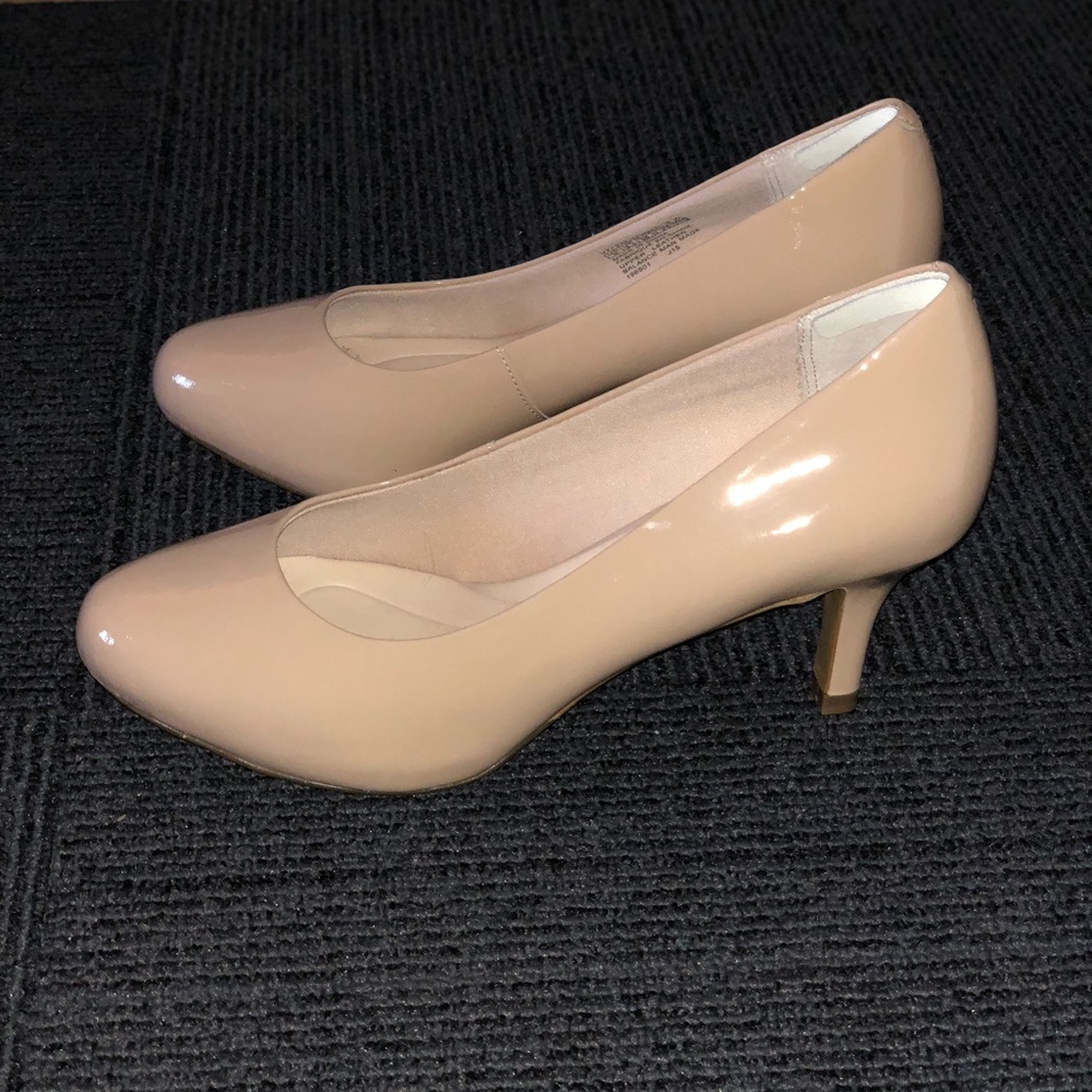 Rockport Seven to 7 Low Pump in Taupe Patent